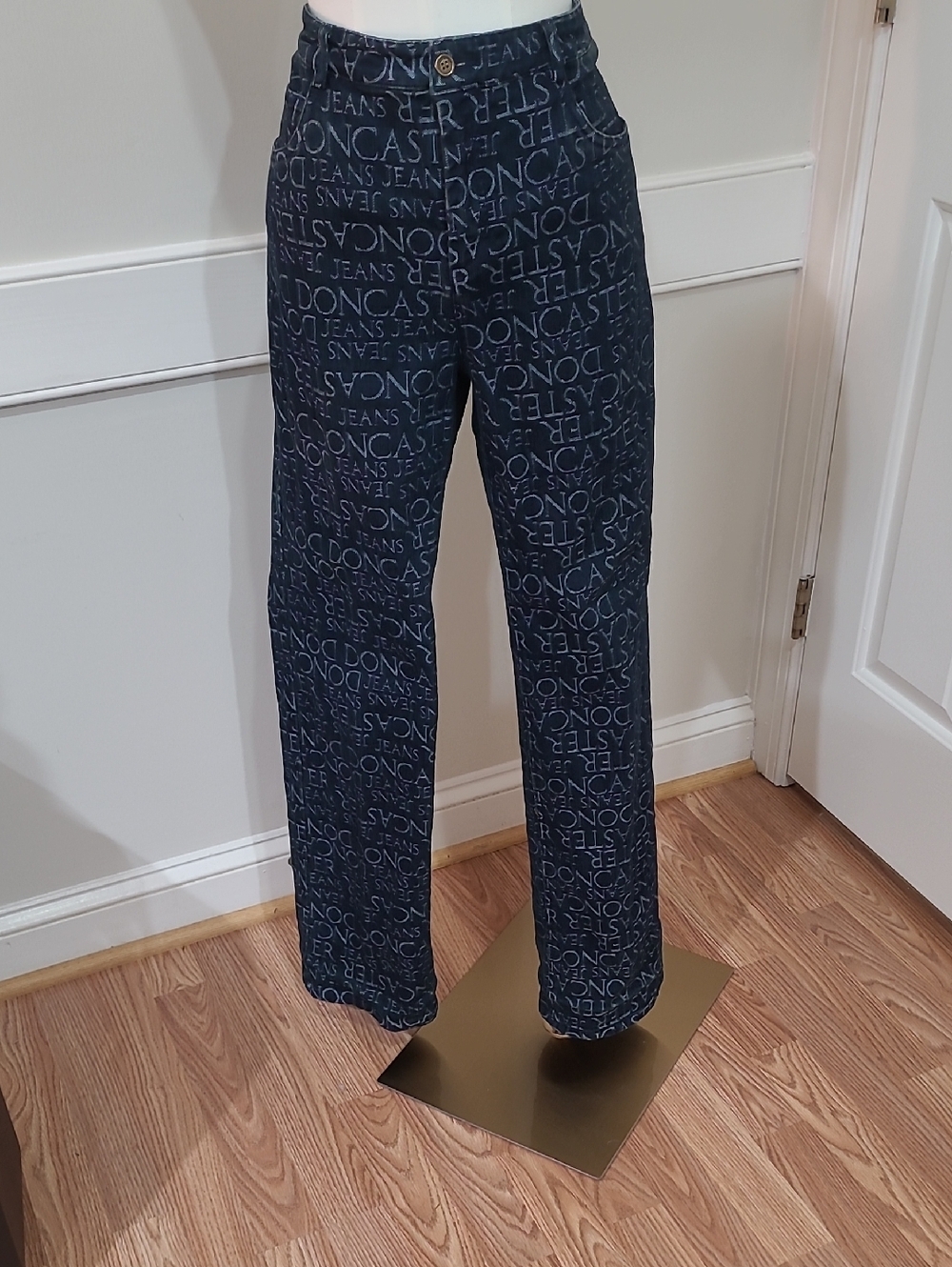 Doncaster Vintage High-Waisted Straight Leg Navy & White Denim Jeans - Size 10